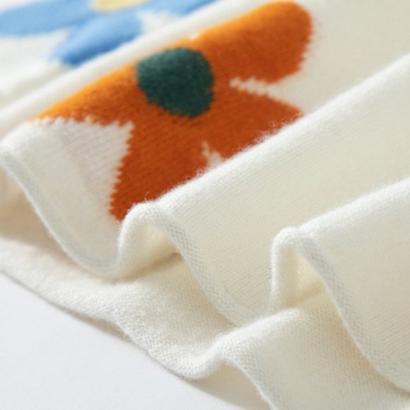 Light Luxury - Women's Embroidered Colorful Floral Cashmere Sweater - Picture 9 of 10